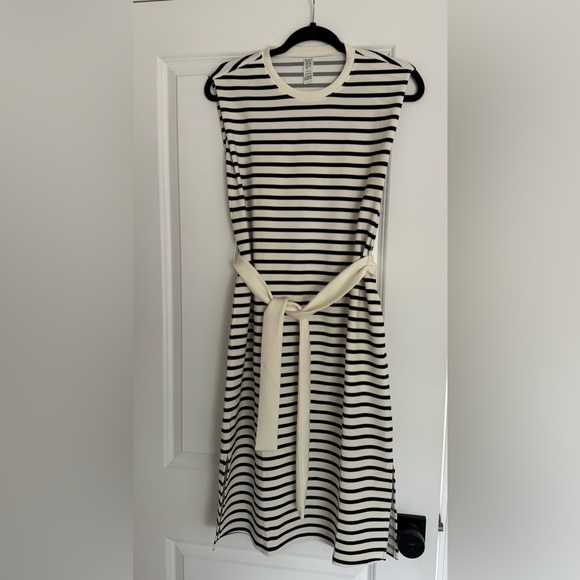 SPANX Dresses & Skirts - SPANX Black and Cream Dress